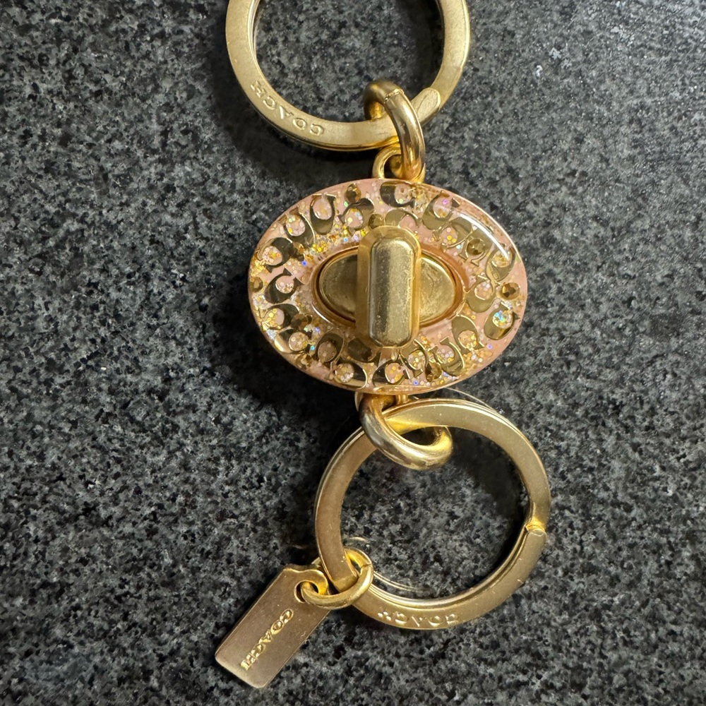 COACH Signature Turnlock Valet Key Ring,